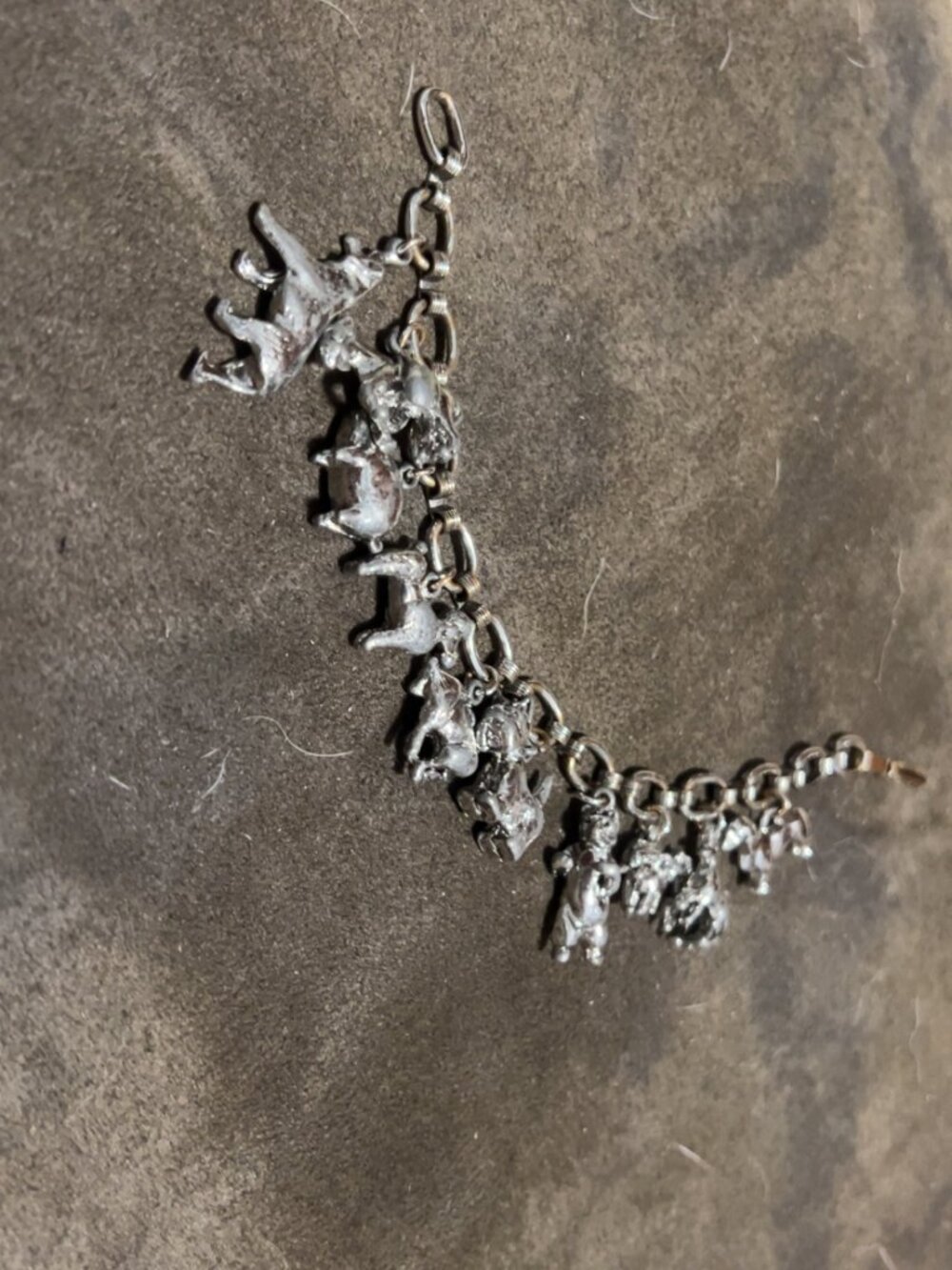 Vintage costume Silvertone animal charm bracelet - Picture 2 of 4